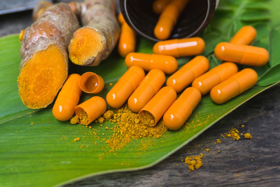 What nutrients, vitamins, and minerals are in turmeric, turmeric supplements, turmeric oil, and turmeric leaves?